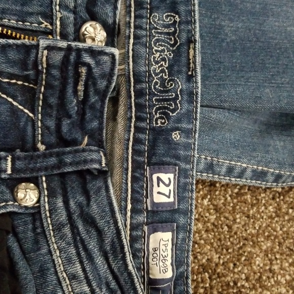 Jean's - Picture 2 of 4